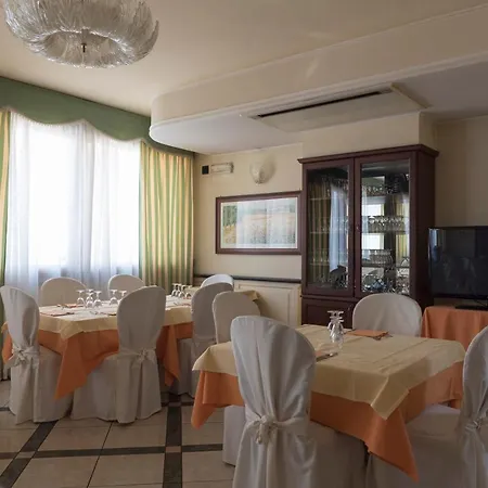 斯特拉2000酒店 酒店