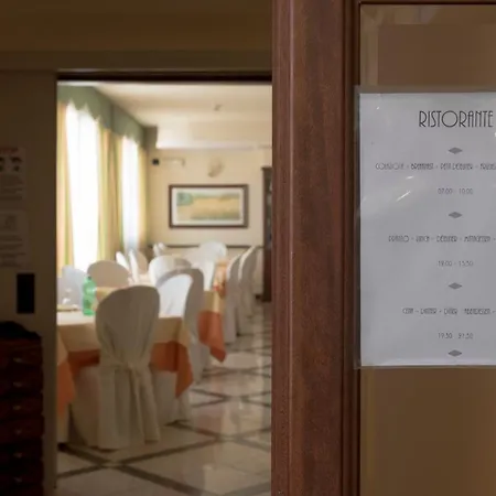 斯特拉2000酒店 3*