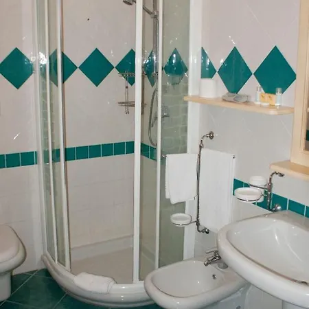 斯特拉2000酒店 酒店 奧爾比亞